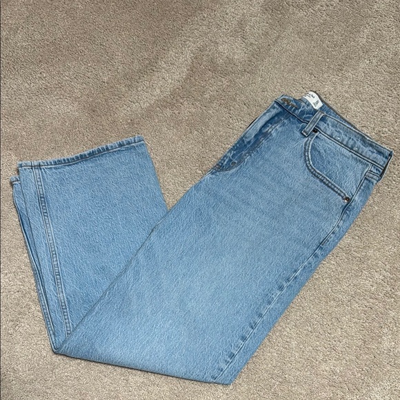 Abercrombie High Rise 90s Relaxed Jean - 12 Short - Picture 10 of 11